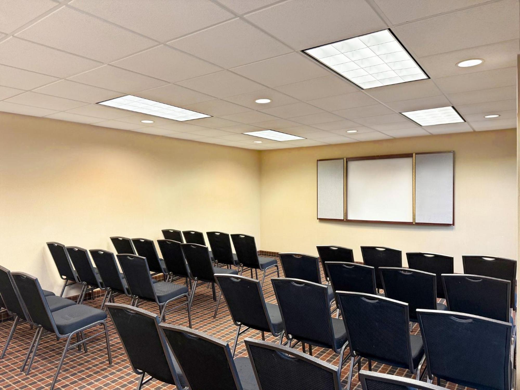 Holiday Inn South Plainfield-Piscataway By Ihg Kültér fotó
