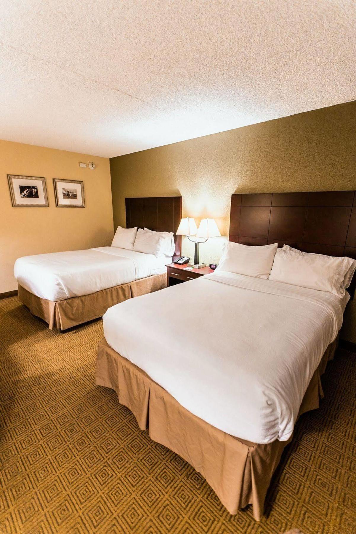 Holiday Inn South Plainfield-Piscataway By Ihg Kültér fotó